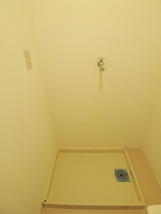 物件内観写真20　(洗濯機置場)