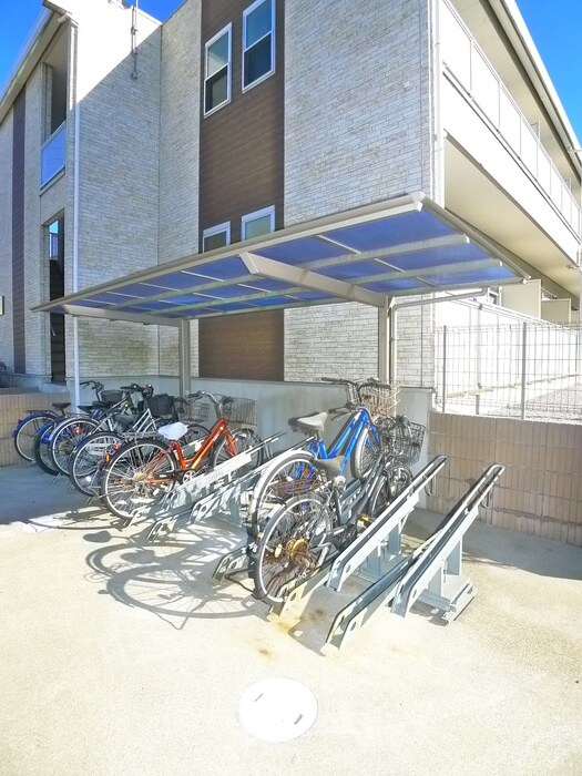 物件外観写真6　(駐輪場)