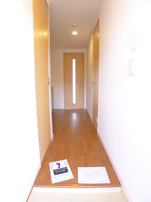 物件内観写真11　(玄関)