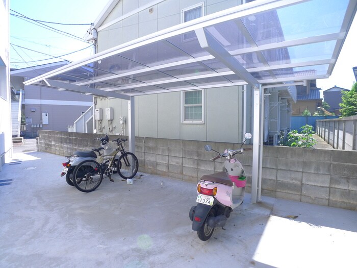 物件外観写真3　(駐輪場)