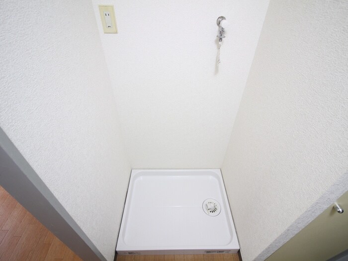 物件内観写真13　(洗濯機置場)