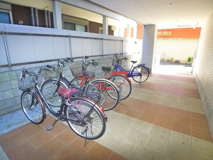 物件外観写真6　(駐輪場)