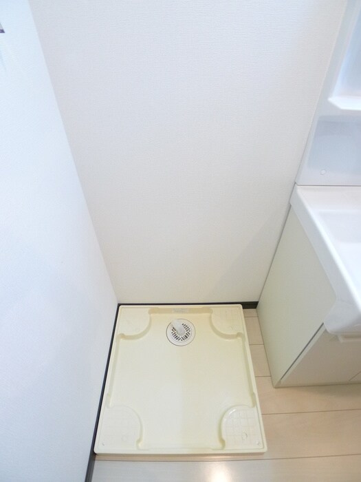 物件内観写真16　(洗濯機置場)