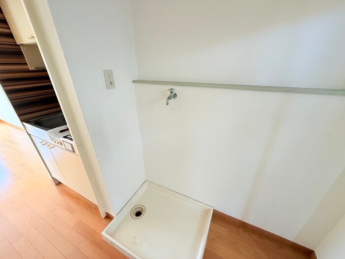 物件内観写真12　(洗濯機置場)