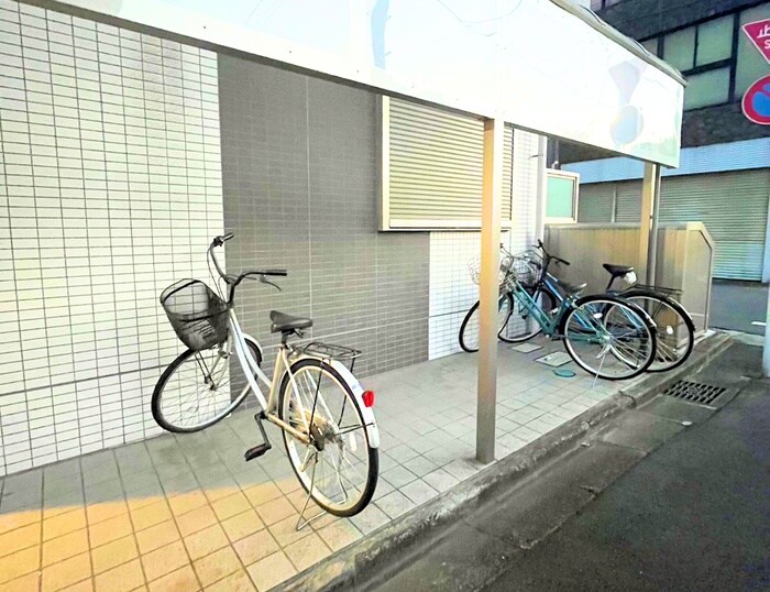 物件外観写真6　(駐輪場)