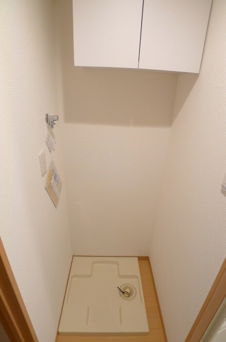 物件内観写真12　(洗濯機置場)