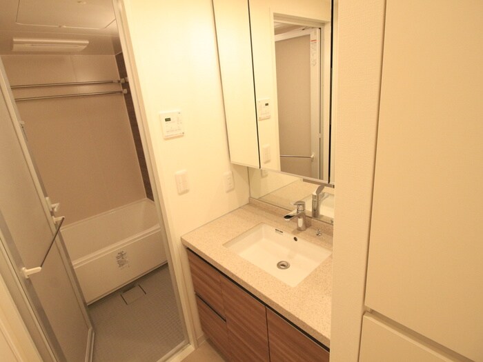 物件内観写真8　(洗面)