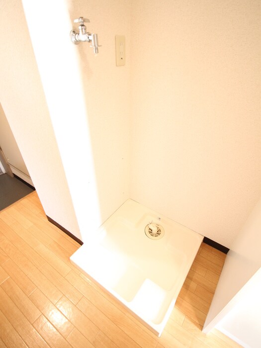 物件内観写真14　(洗濯機置場)