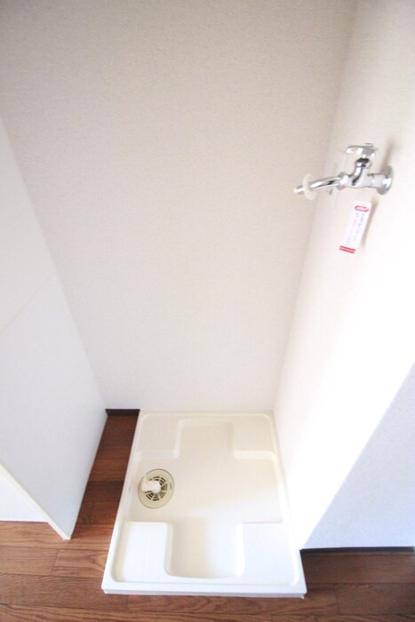 物件内観写真17　(洗濯機置場)