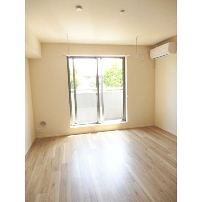 物件内観写真7　(室内からの展望)