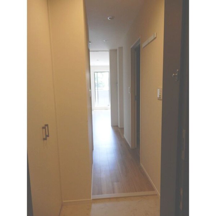 物件内観写真15　(玄関)