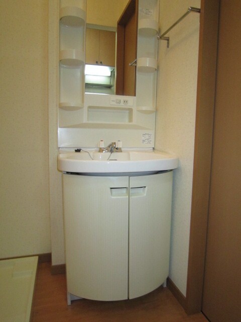 物件内観写真9　(洗面)