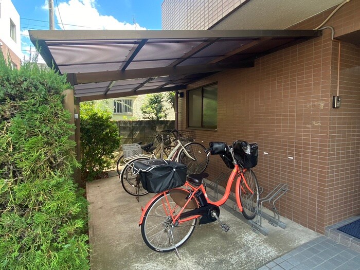 物件外観写真4　(駐輪場)
