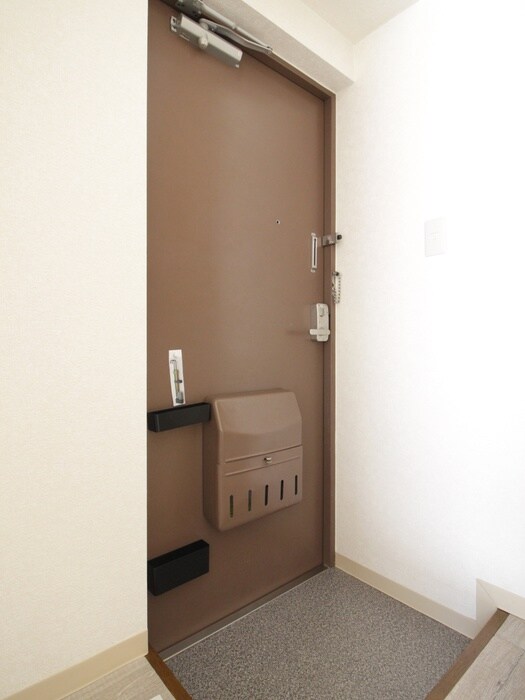 物件内観写真11　(玄関)