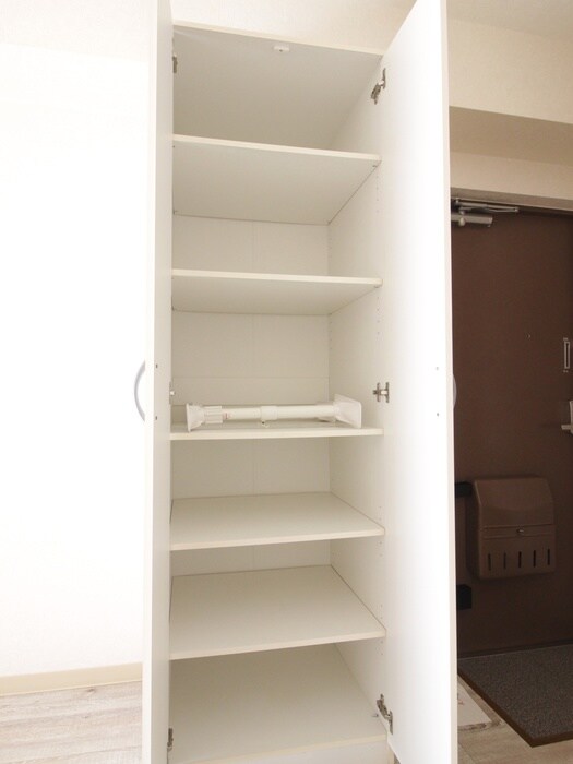 物件内観写真15　(収納)