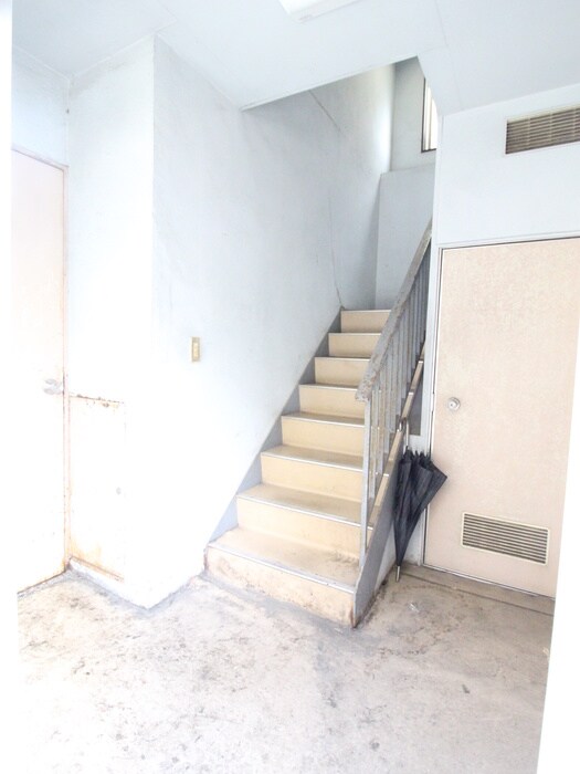 物件外観写真5　(エントランス部分)