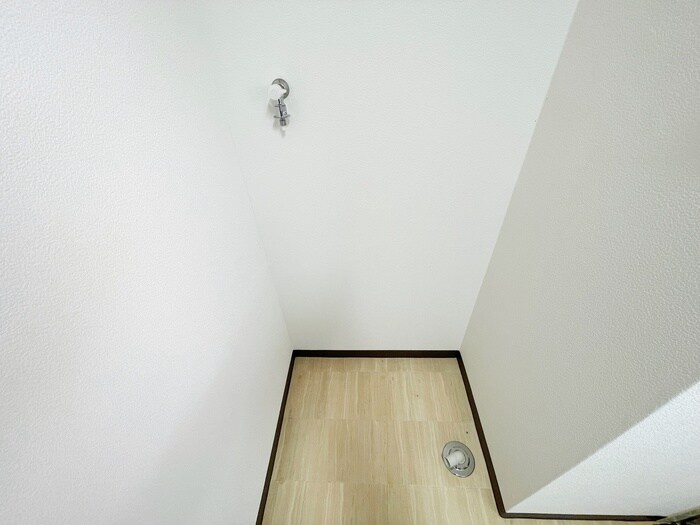 物件内観写真16　(洗濯機置場)