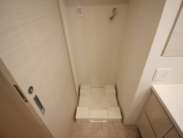 物件内観写真10　(洗濯機置場)