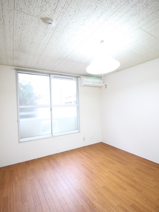 物件内観写真4　(居室)