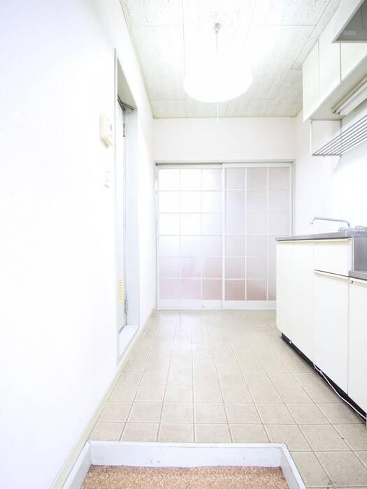 物件内観写真7　(玄関)