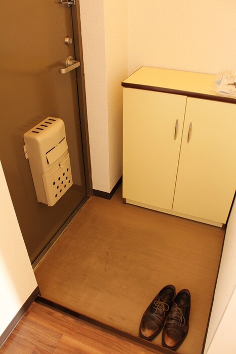 物件内観写真13　(玄関)