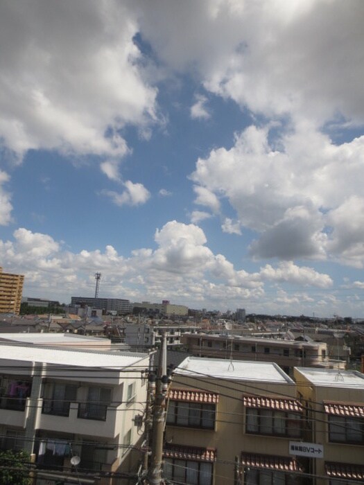 物件内観写真16　(室内からの展望)