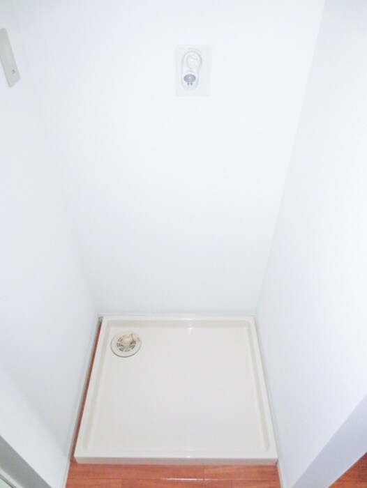 物件内観写真16　(洗濯機置場)