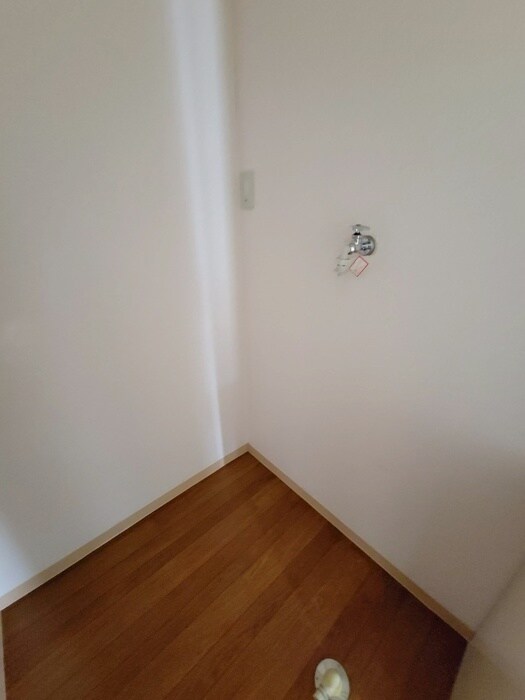 物件内観写真18　(洗濯機置場)