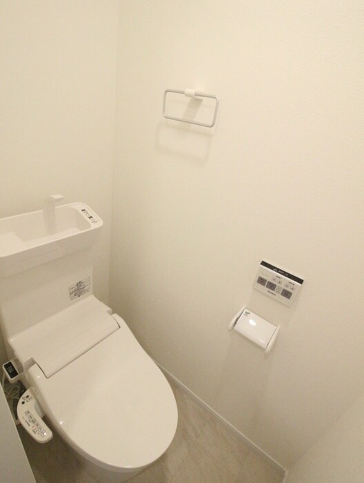 物件内観写真14　(トイレ)