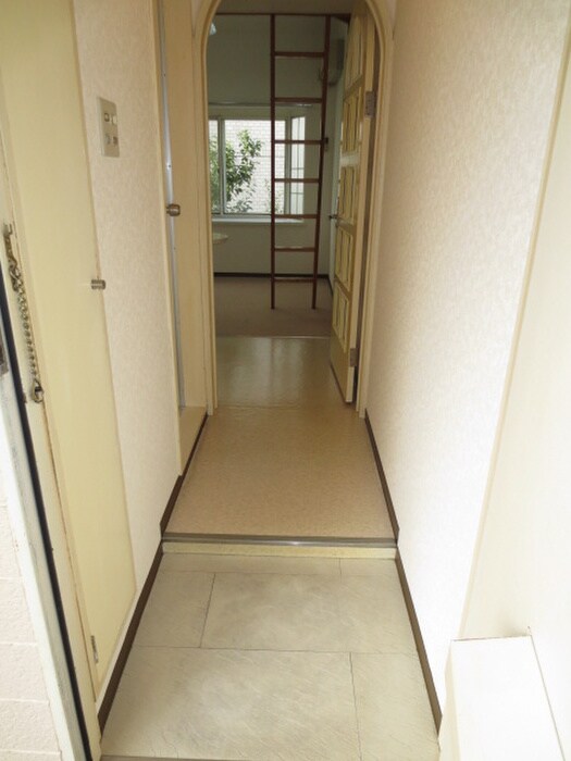 物件内観写真7　(玄関)
