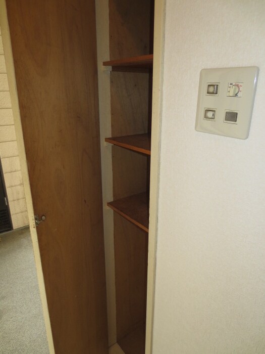 物件内観写真8　(靴箱)