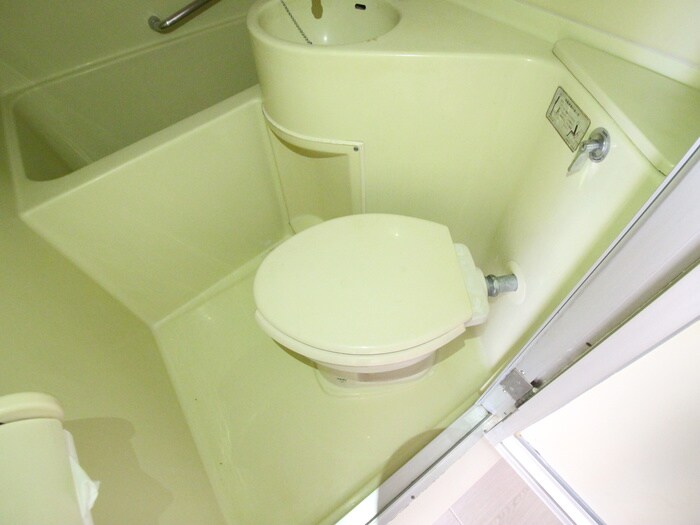 物件内観写真8　(トイレ)