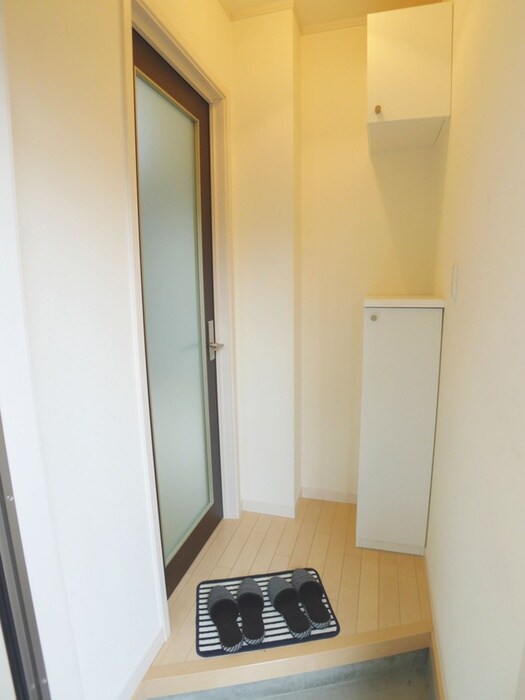 物件内観写真7　(玄関)
