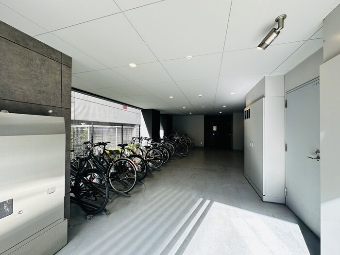 物件外観写真5　(駐輪場)