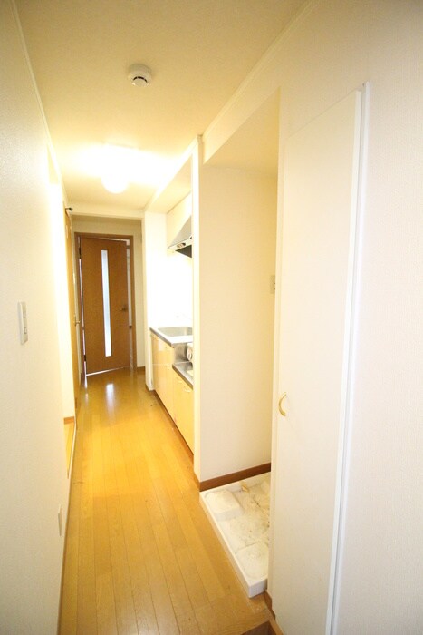 物件内観写真16　(廊下)