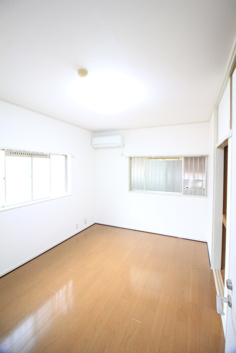 物件内観写真8　(居室)