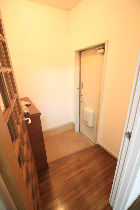 物件内観写真17　(玄関)