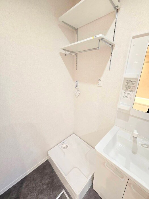 物件内観写真13　(洗濯機置場)