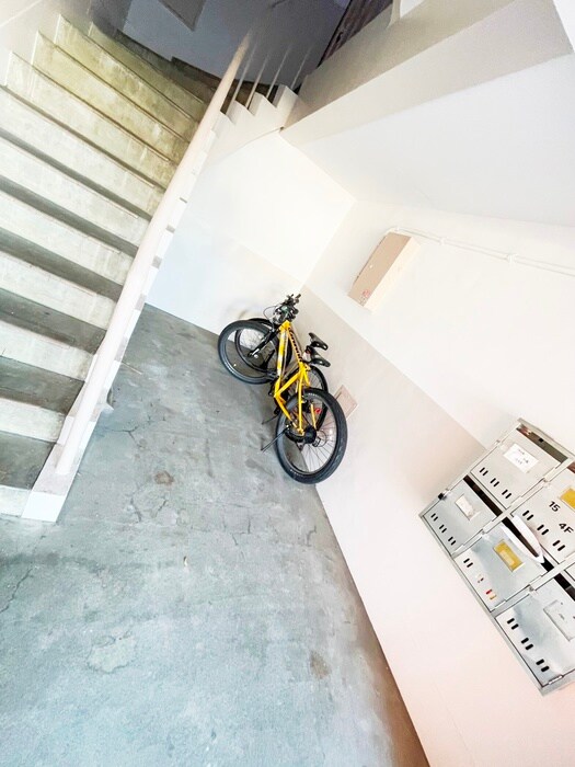 物件外観写真5　(駐輪場)