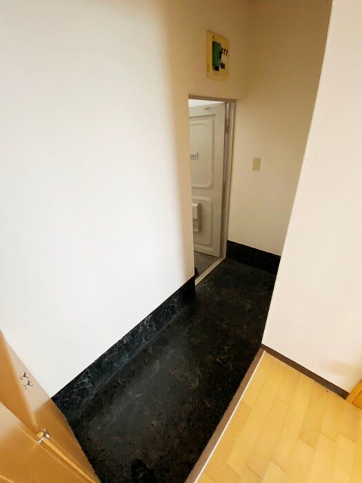 物件内観写真21　(玄関)