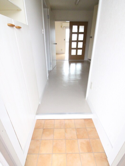 物件内観写真7　(玄関)