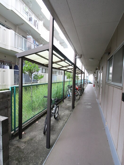 物件外観写真5　(駐輪場)