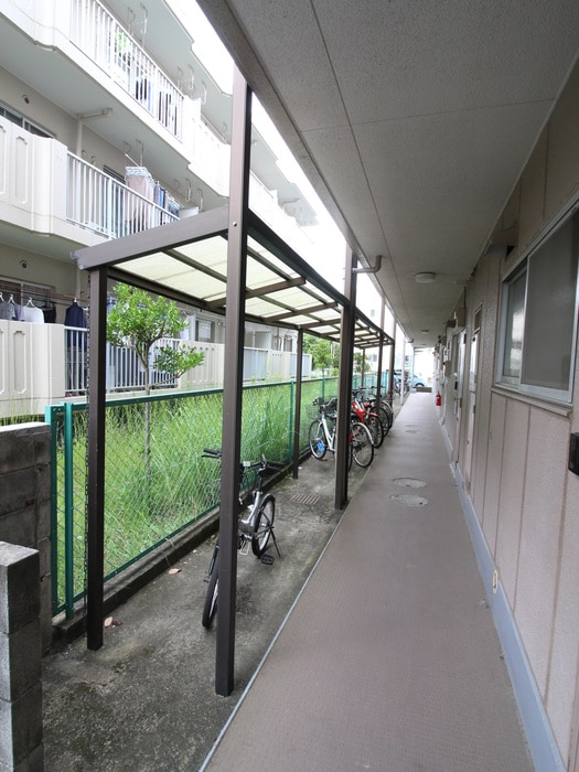 物件外観写真5　(駐輪場)