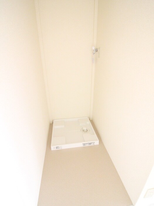 物件内観写真12　(洗濯機置場)