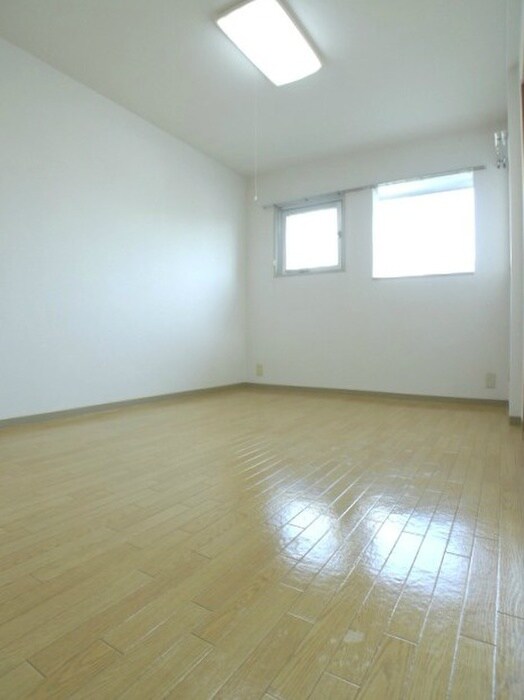 物件内観写真13　(室内からの展望)