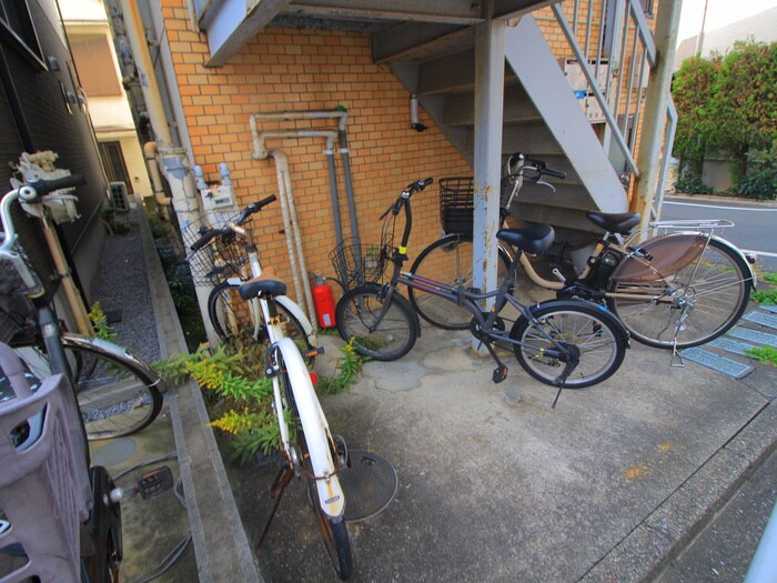 物件外観写真6　(駐輪場)