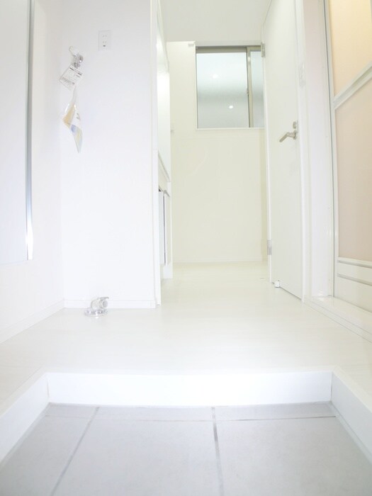 物件内観写真17　(玄関)