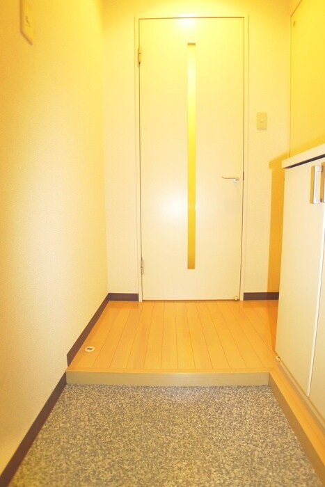 物件内観写真7　(玄関)