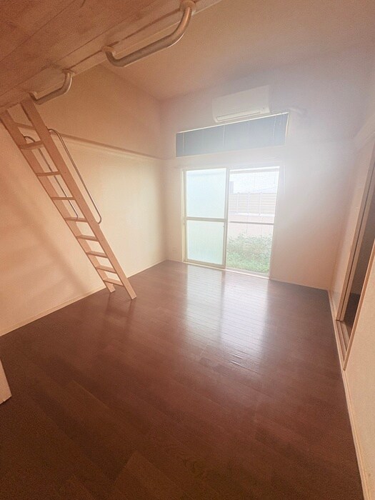 物件内観写真9　(室内からの展望)