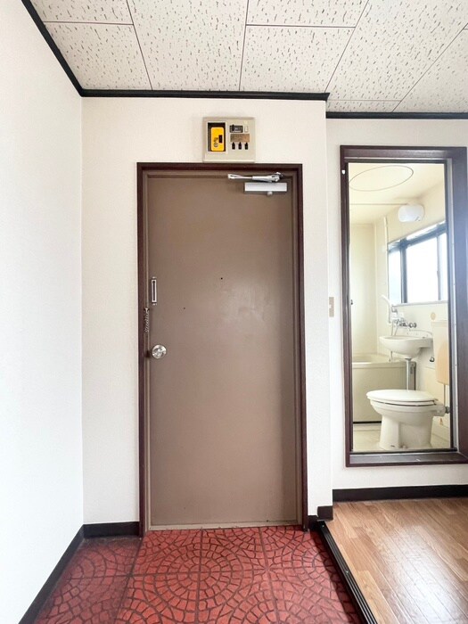 物件内観写真17　(玄関)